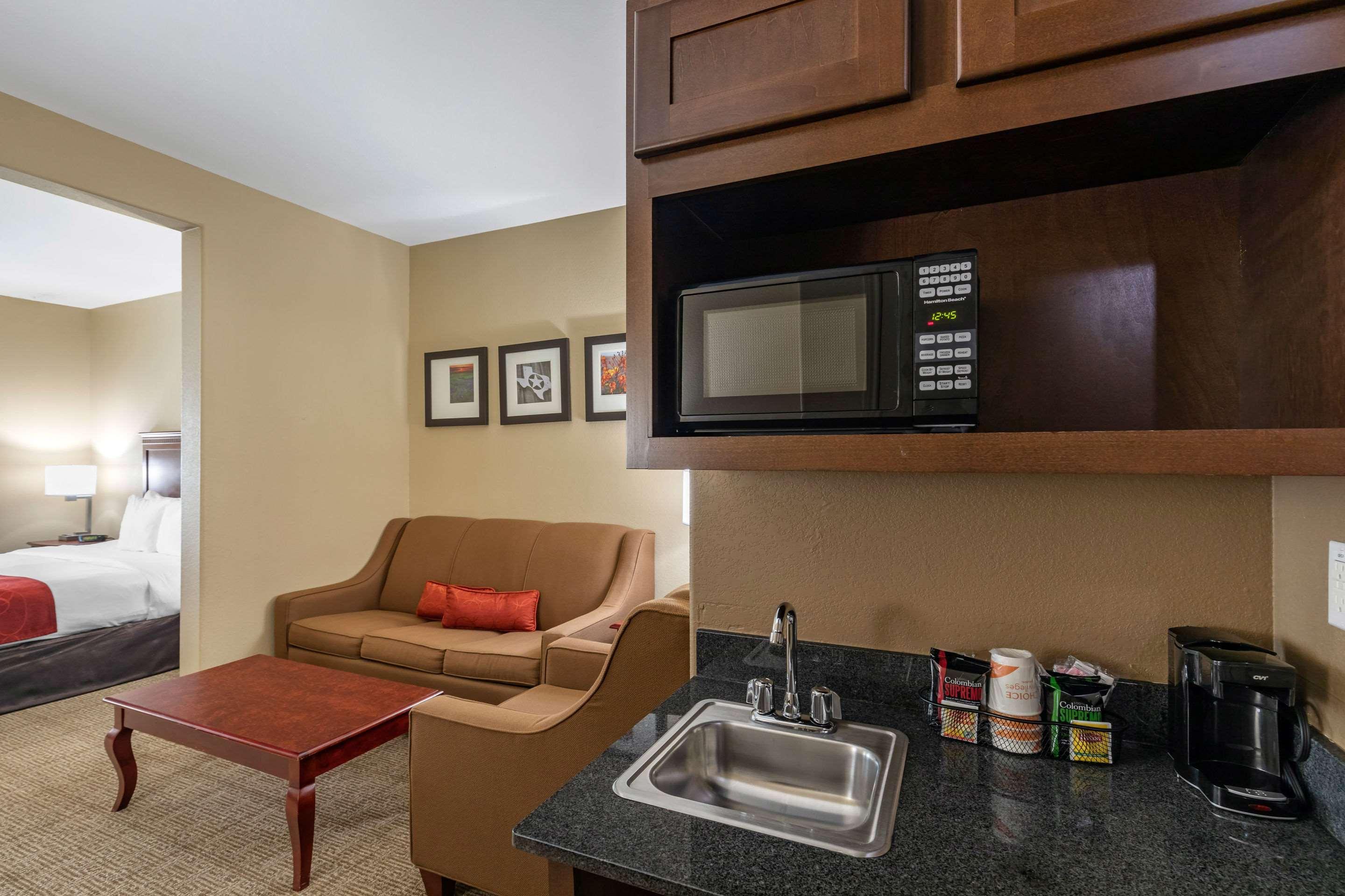 אניס Comfort Suites מראה חיצוני תמונה