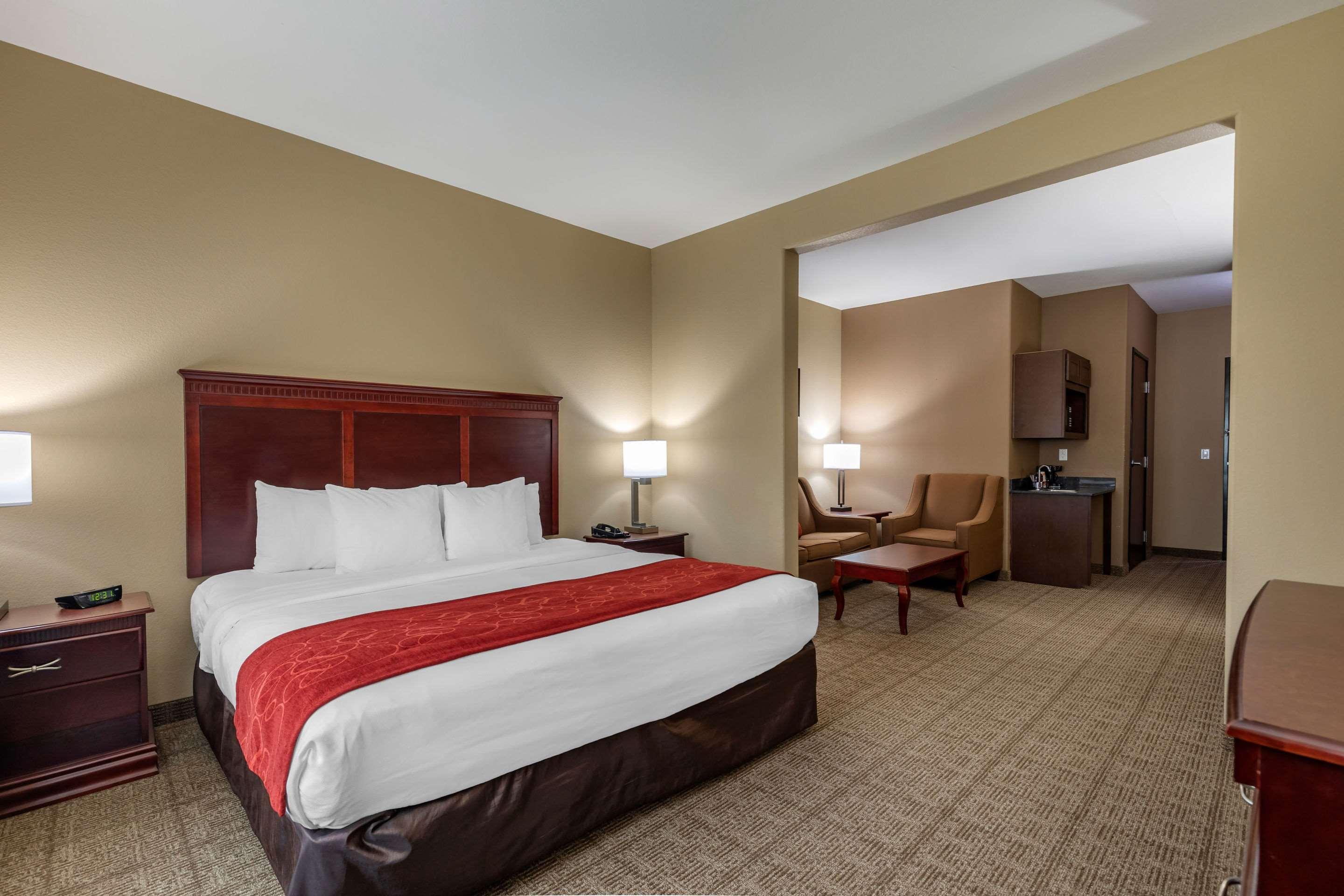 אניס Comfort Suites מראה חיצוני תמונה
