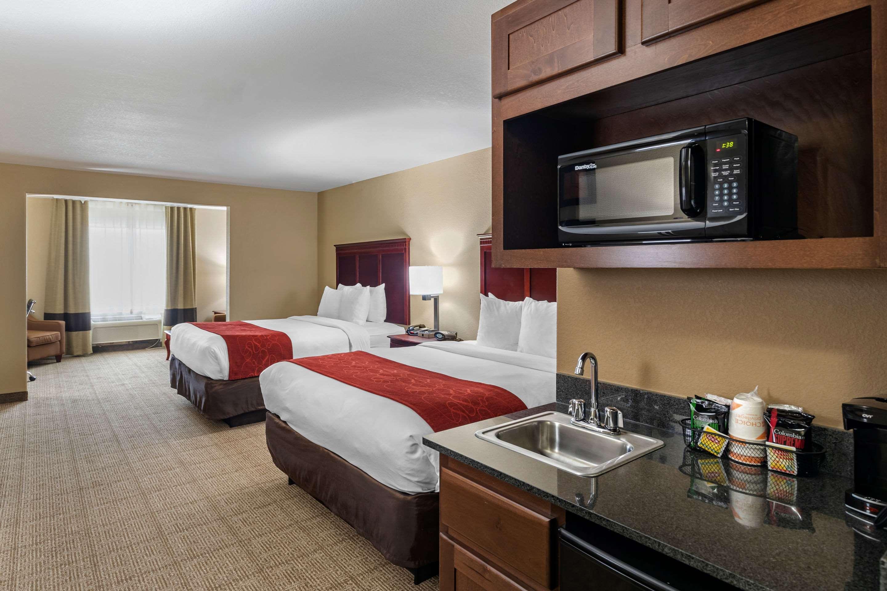 אניס Comfort Suites מראה חיצוני תמונה