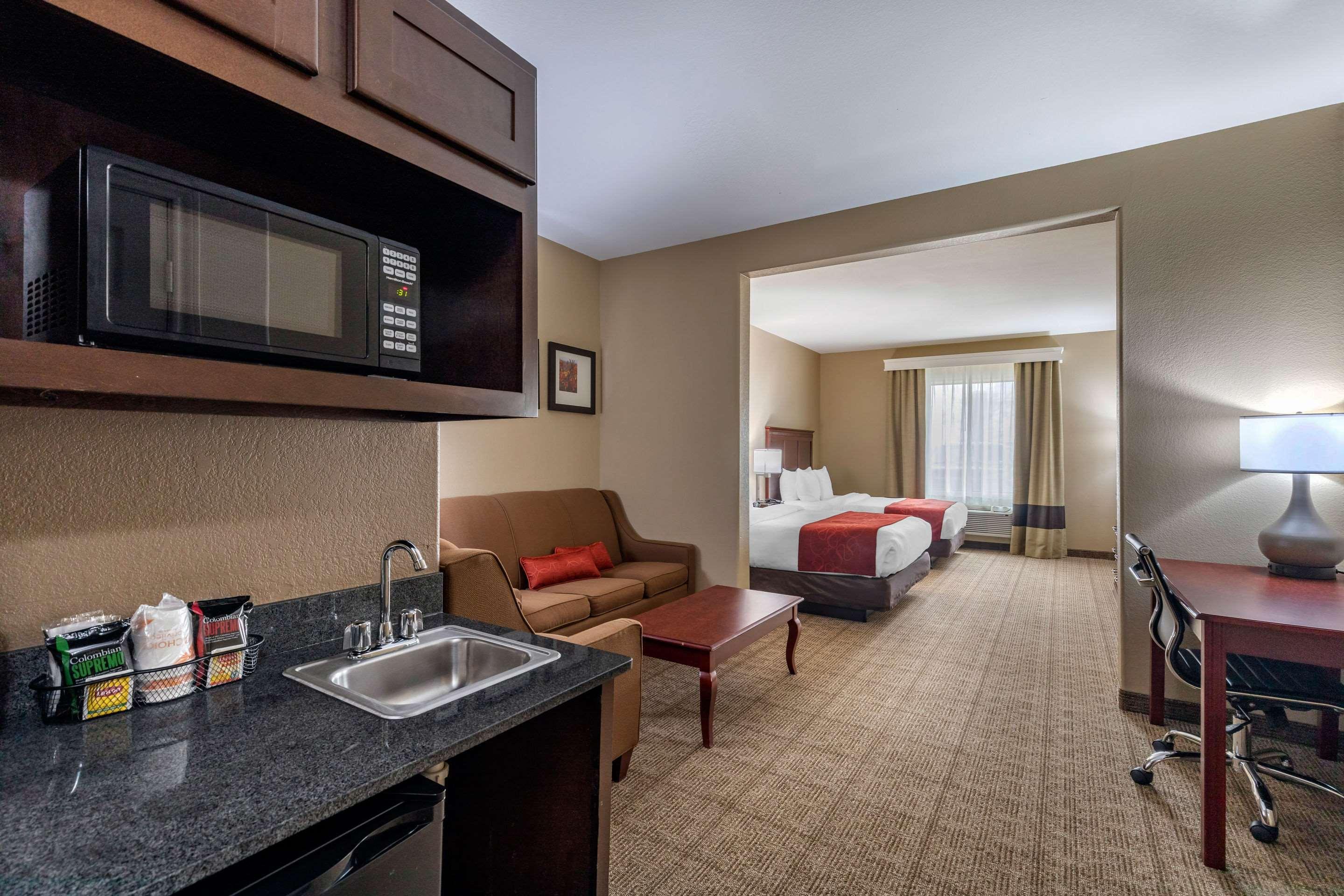אניס Comfort Suites מראה חיצוני תמונה