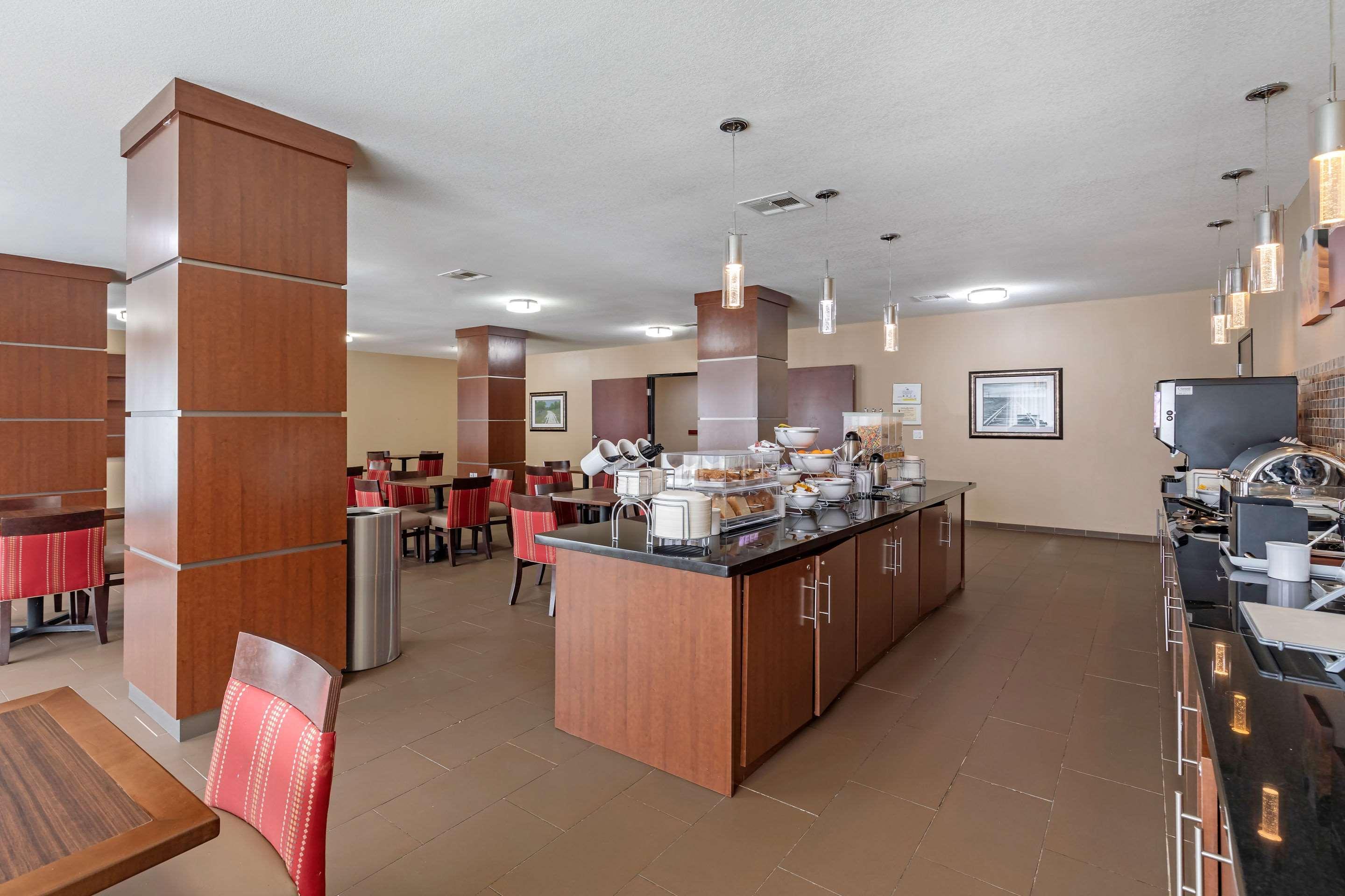 אניס Comfort Suites מראה חיצוני תמונה
