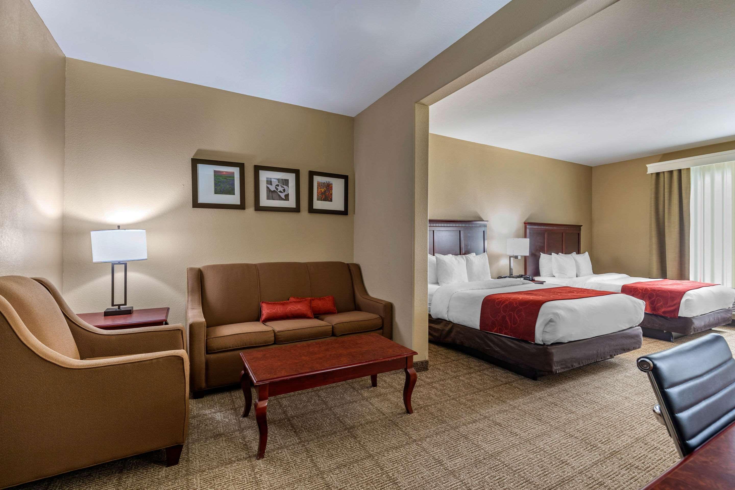 אניס Comfort Suites מראה חיצוני תמונה