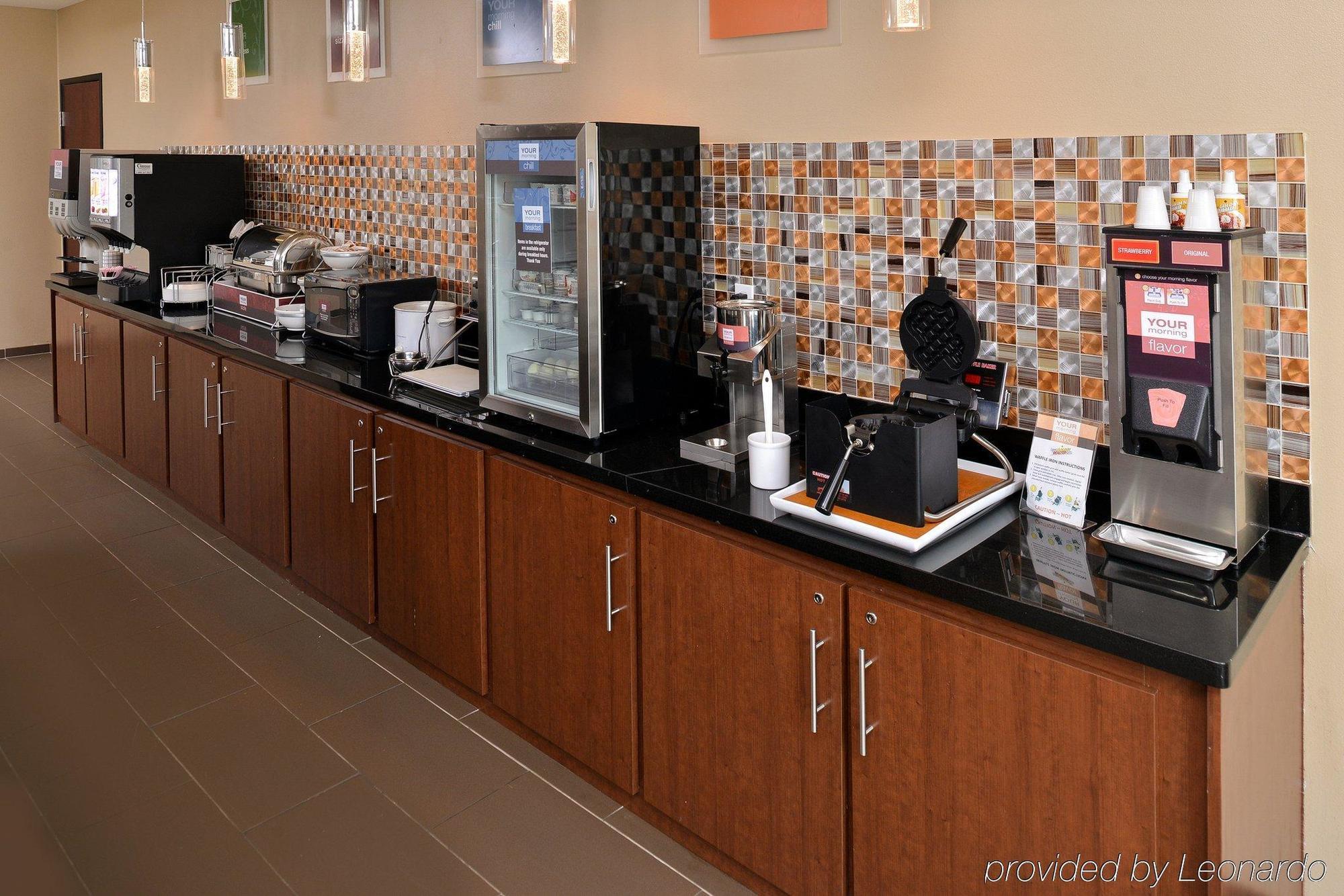 אניס Comfort Suites מראה חיצוני תמונה