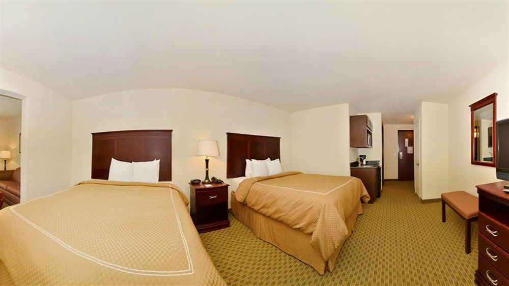 אניס Comfort Suites מראה חיצוני תמונה