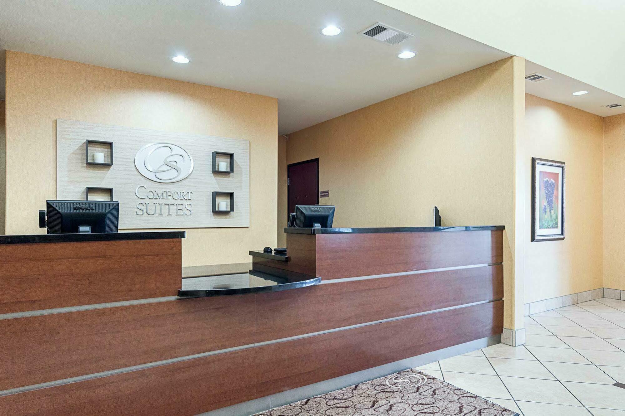 אניס Comfort Suites מראה חיצוני תמונה